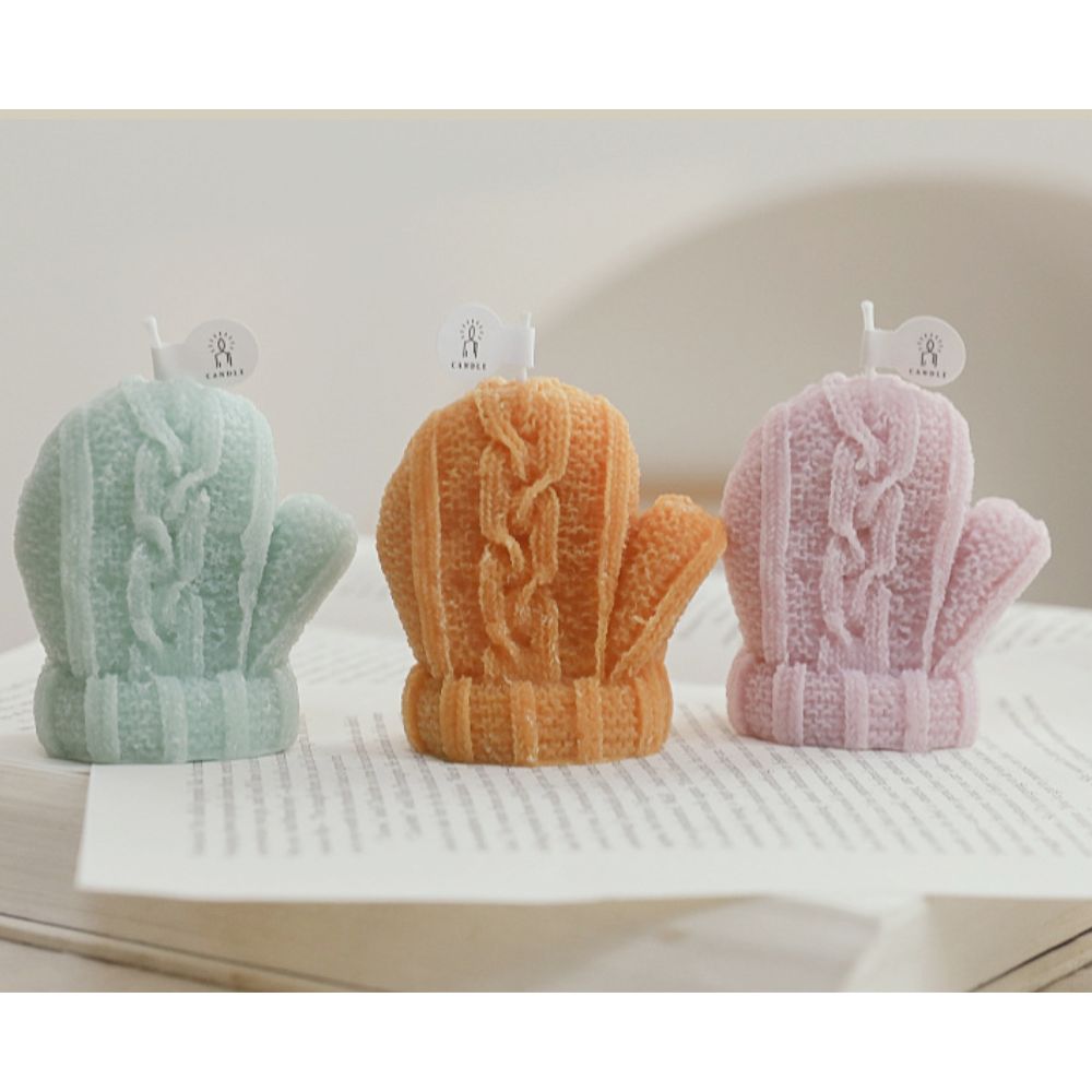4-Piece Set of Seasonal Candle-Decorated Gloves for Winter