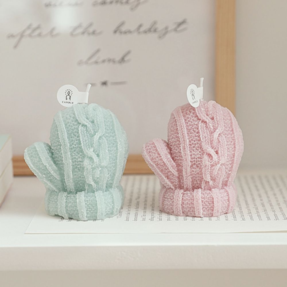 4-Piece Set of Seasonal Candle-Decorated Gloves for Winter
