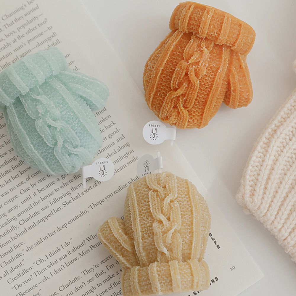 4-Piece Set of Seasonal Candle-Decorated Gloves for Winter