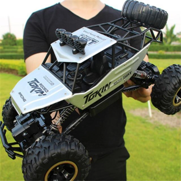 4WD Monster Truck with Dragon 2.4Ghz Remote Control