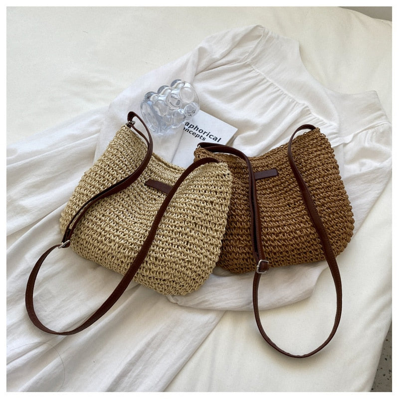 Summer Straw Shoulder Bag for a Relaxed Look