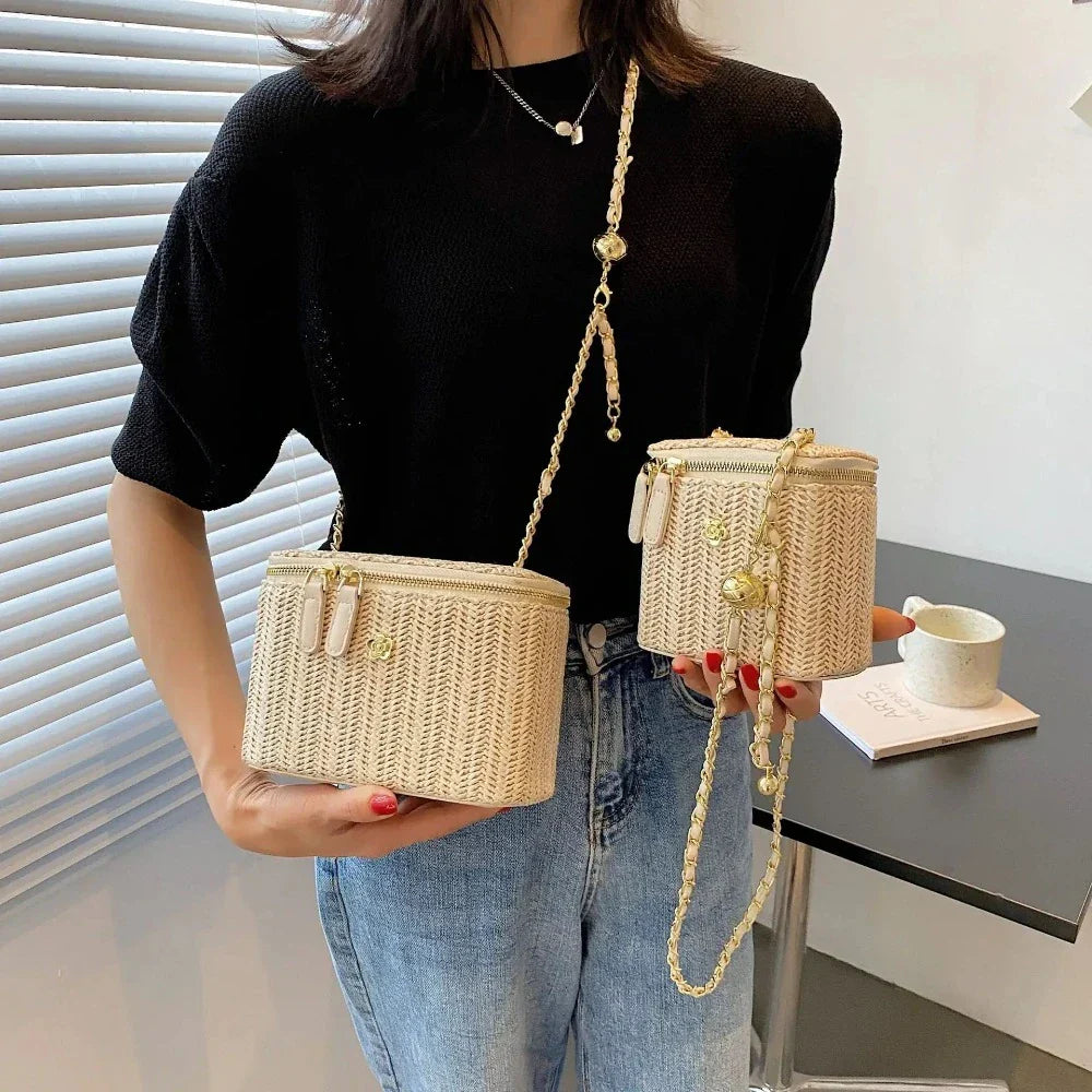 Summer Straw Bucket Bag for Women: Embrace the Season in Style!