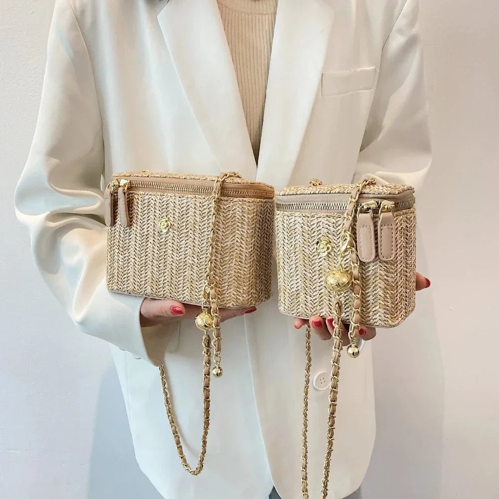 Summer Straw Bucket Bag for Women: Embrace the Season in Style!