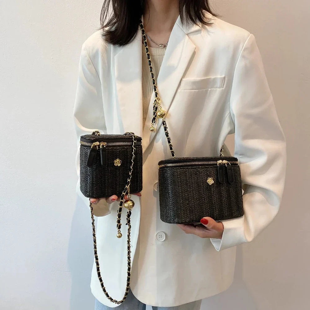 Summer Straw Bucket Bag for Women: Embrace the Season in Style!