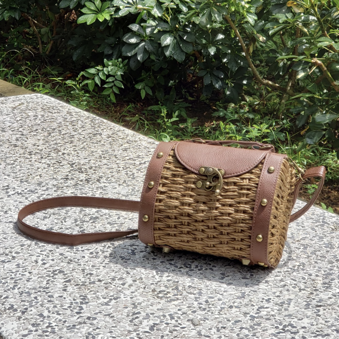 Vintage Style Handwoven Straw Bag for Women