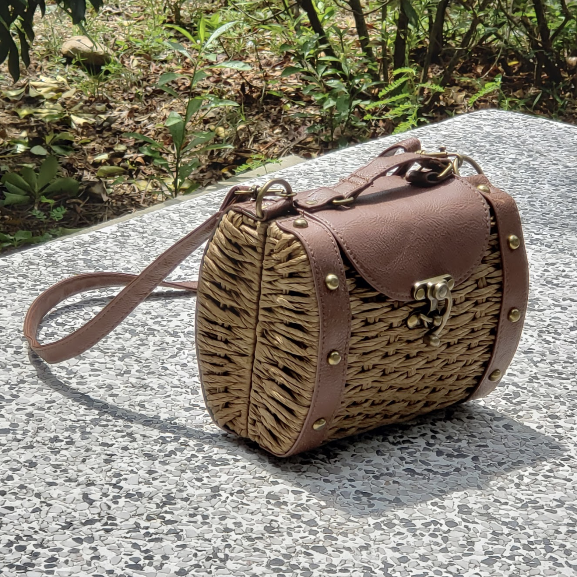 Vintage Style Handwoven Straw Bag for Women