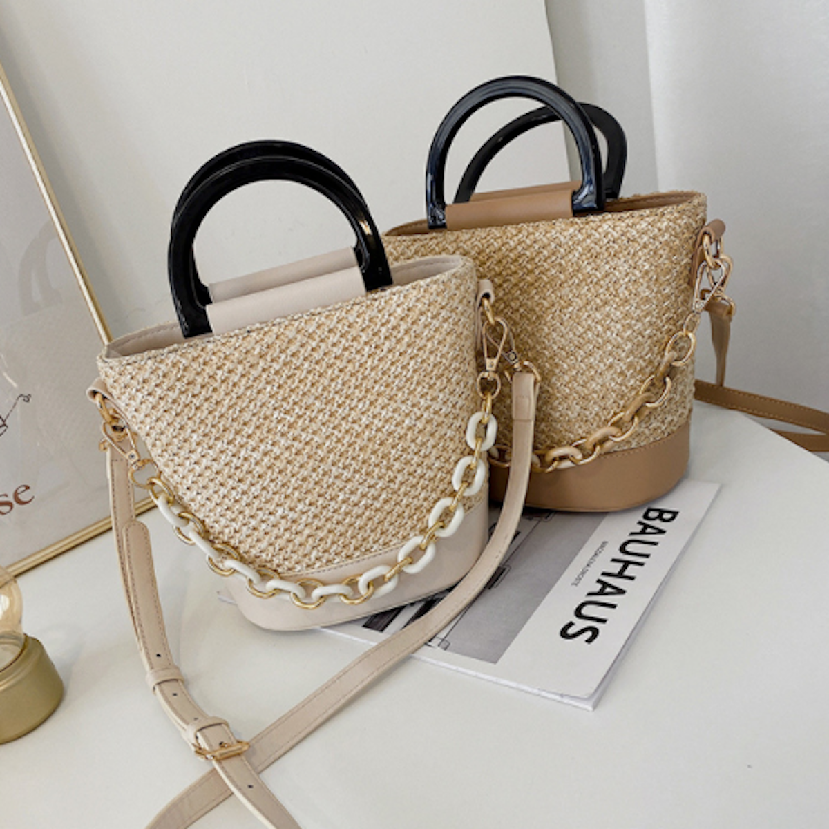 Summer Straw Bag with Chain Accents: Embrace the Season in Style!
