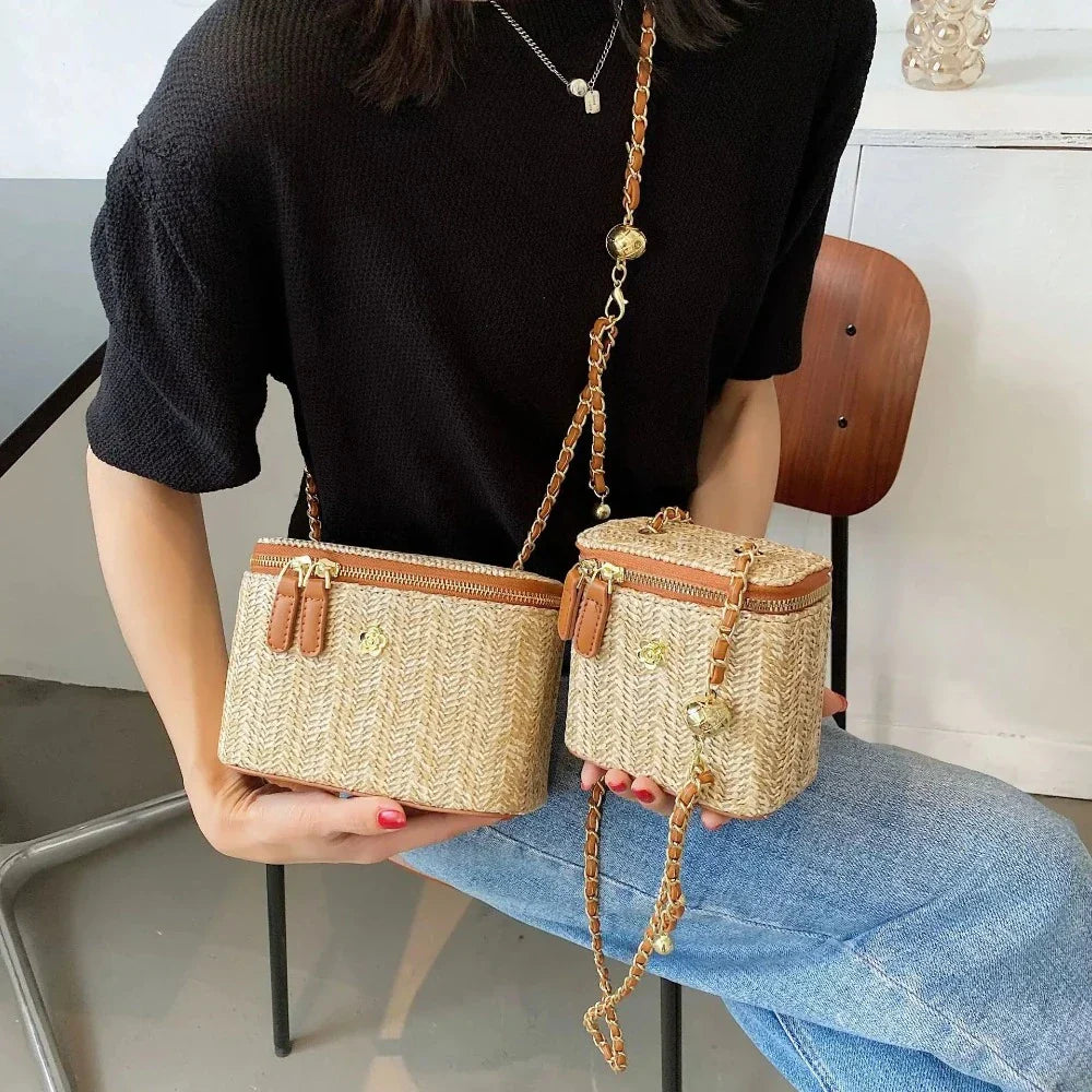 Summer Straw Bucket Bag for Women: Embrace the Season in Style!