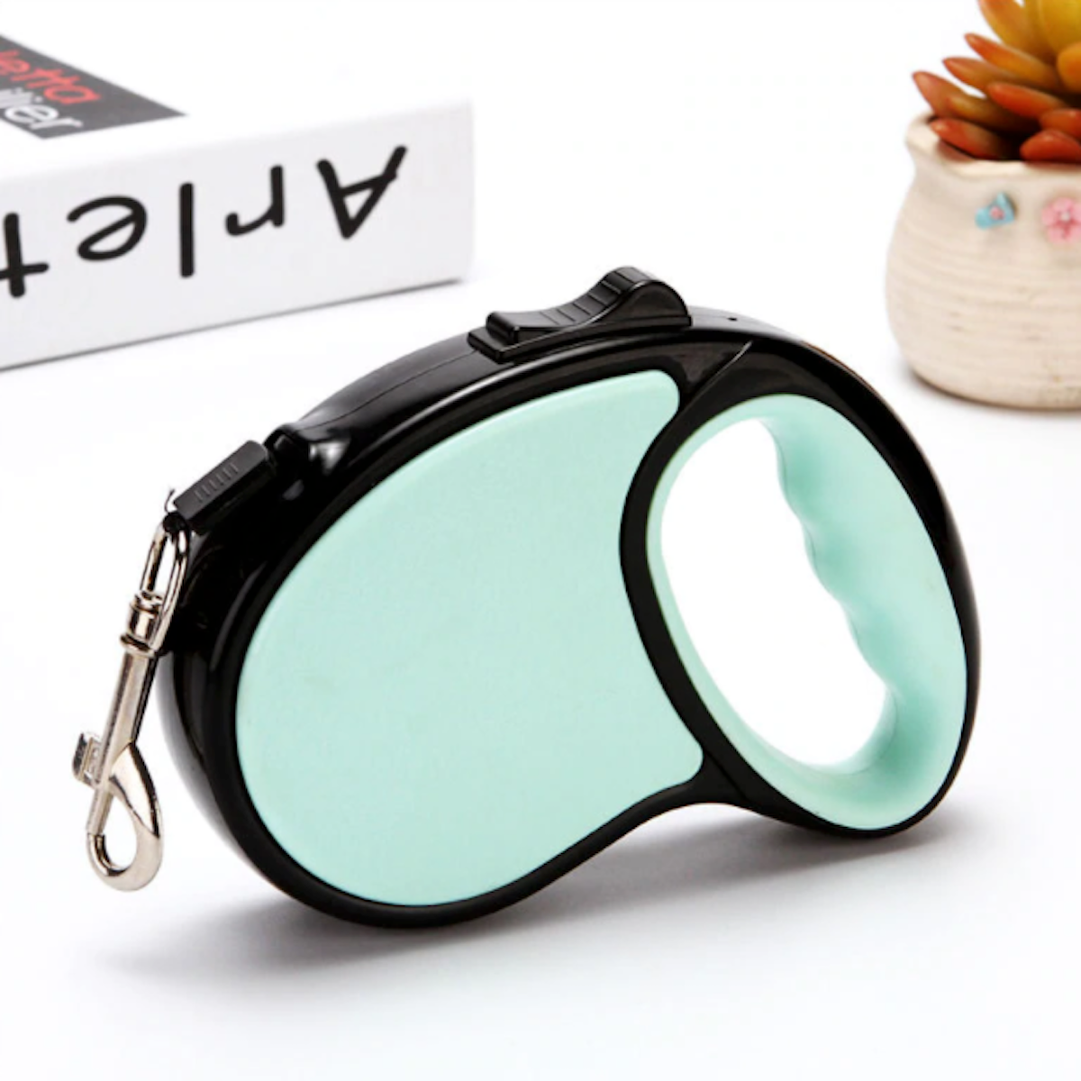 5-Meter Long Retractable Leash for Dogs made of Nylon