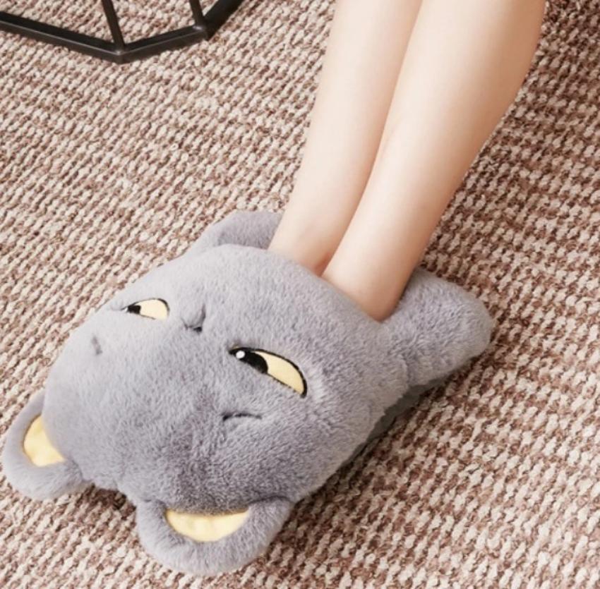 Winter USB Foot Warmer with Adorable Cat Design