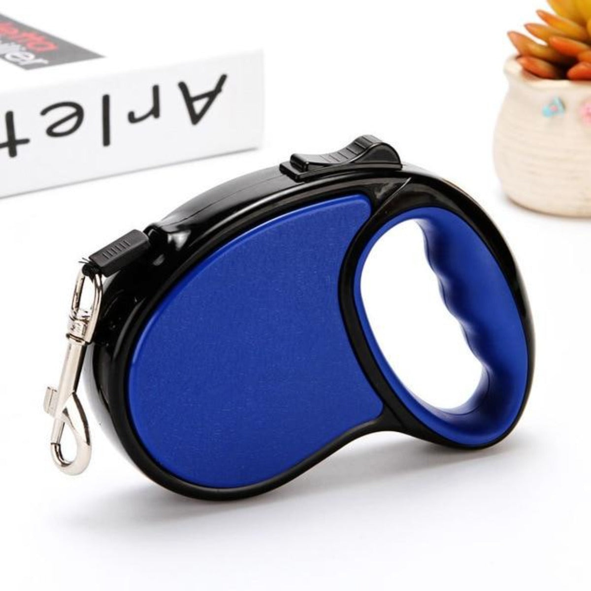 5-Meter Long Retractable Leash for Dogs made of Nylon