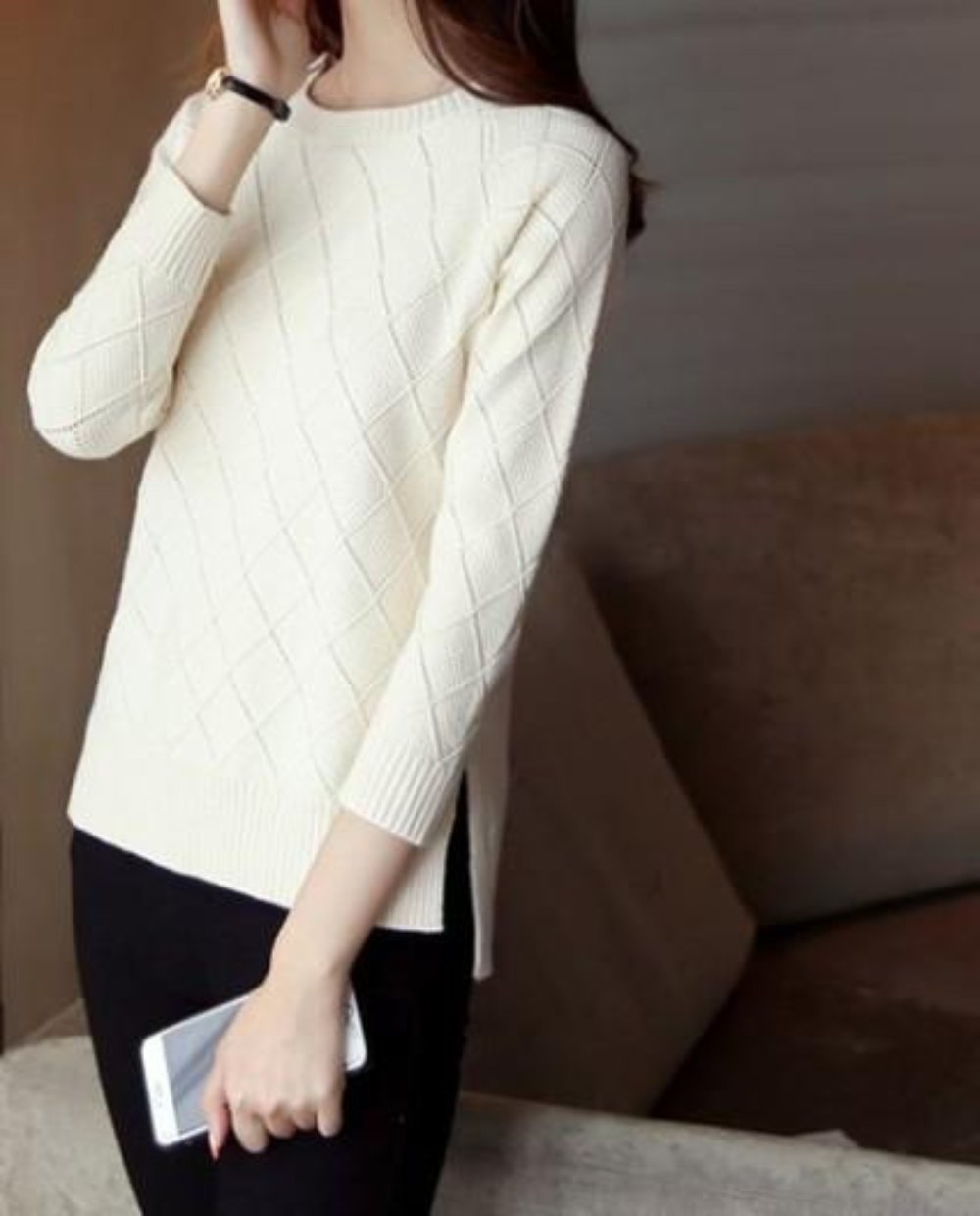 Slim-Fit Knit Top for Women with Round Neckline