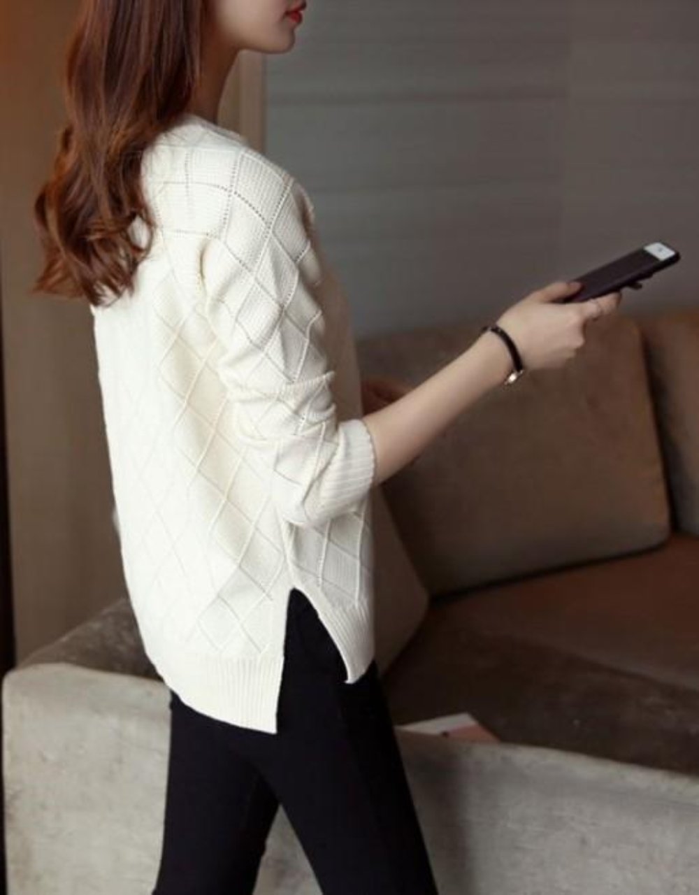 Slim-Fit Knit Top for Women with Round Neckline