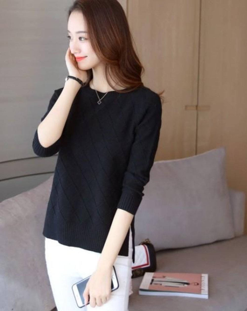 Slim-Fit Knit Top for Women with Round Neckline