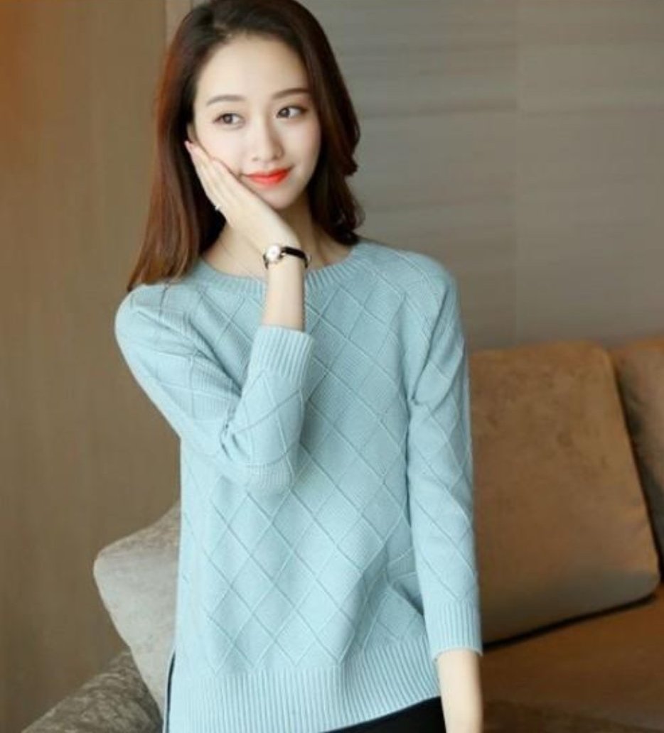 Slim-Fit Knit Top for Women with Round Neckline