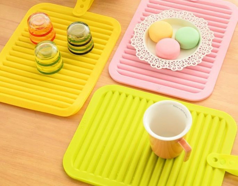 Vibrant Heat Resistant Kitchen and Table Mats Set of 4