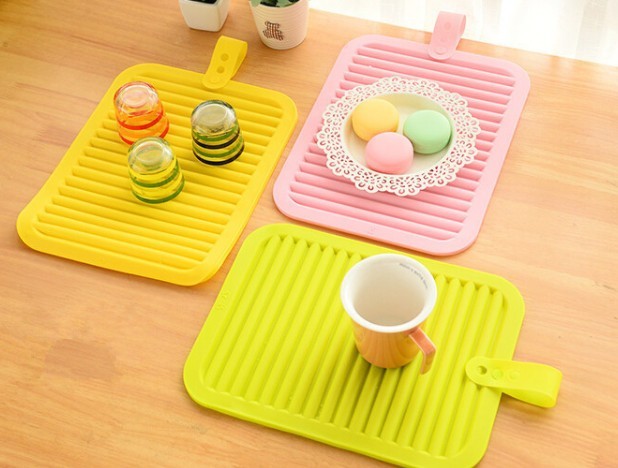 Vibrant Heat Resistant Kitchen and Table Mats Set of 4