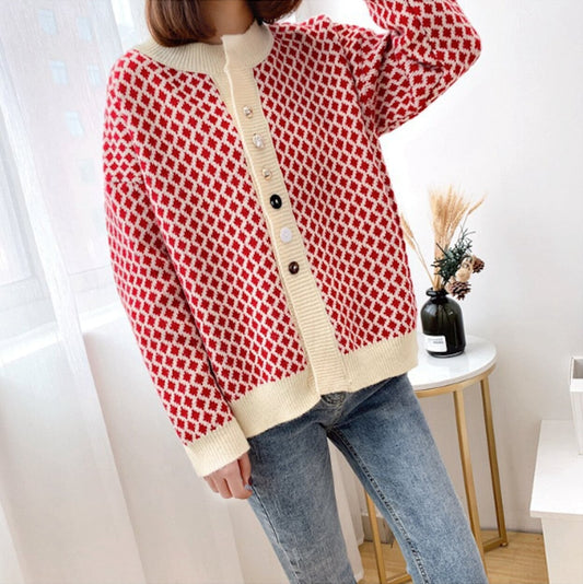 Small Diamond Print Women's Short Cardigan: A Clear Representation of Elegance