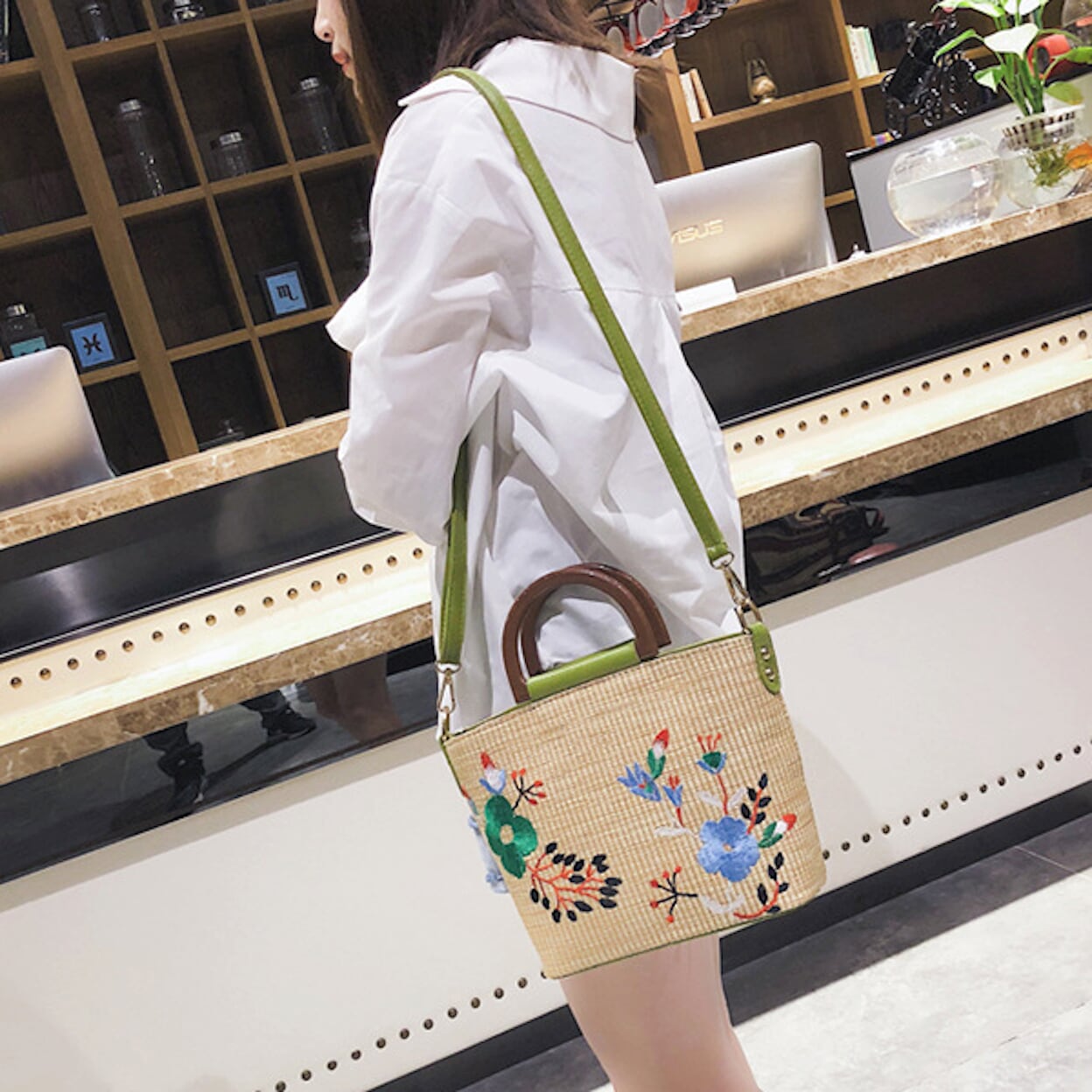 Straw Crossbody Bag with Beautiful Embroidery