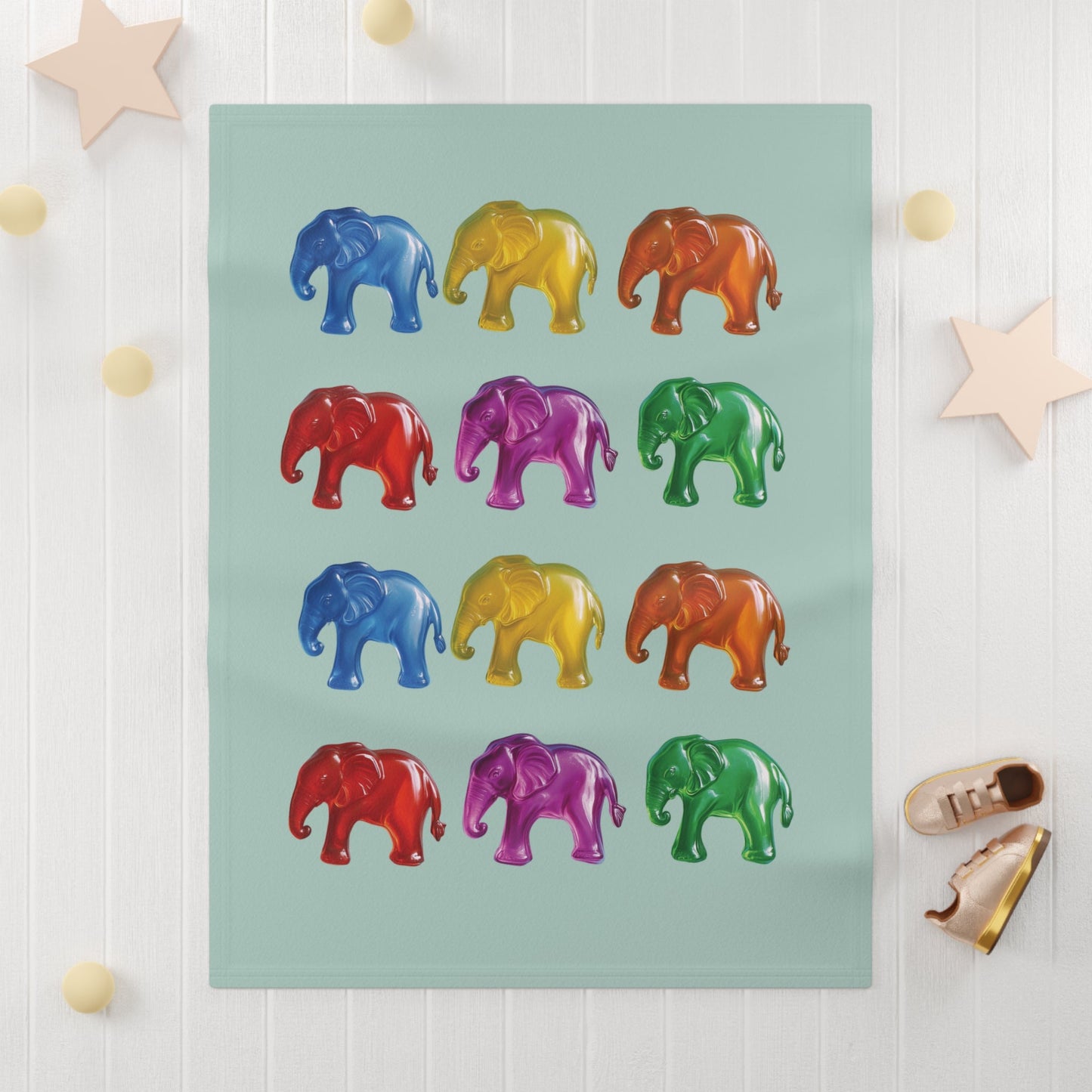 Soft Fleece Baby Blanket with Elephant-Shaped Gummies
