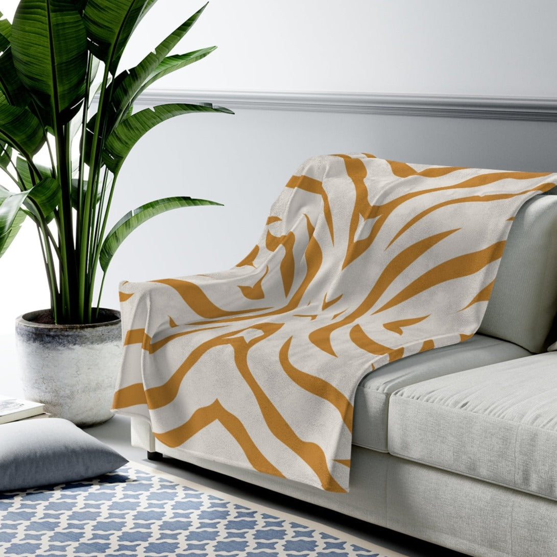 Plush Throw with Leopard Print Stripes
