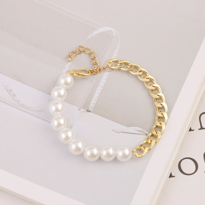 Half Chain Women's Bracelet Adorned with Pearls