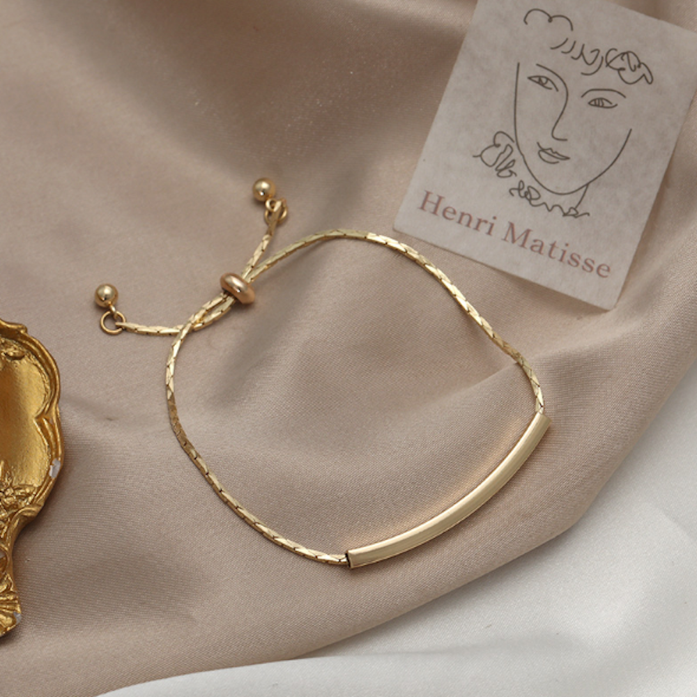 Bar-accented Women's Knot Bracelet