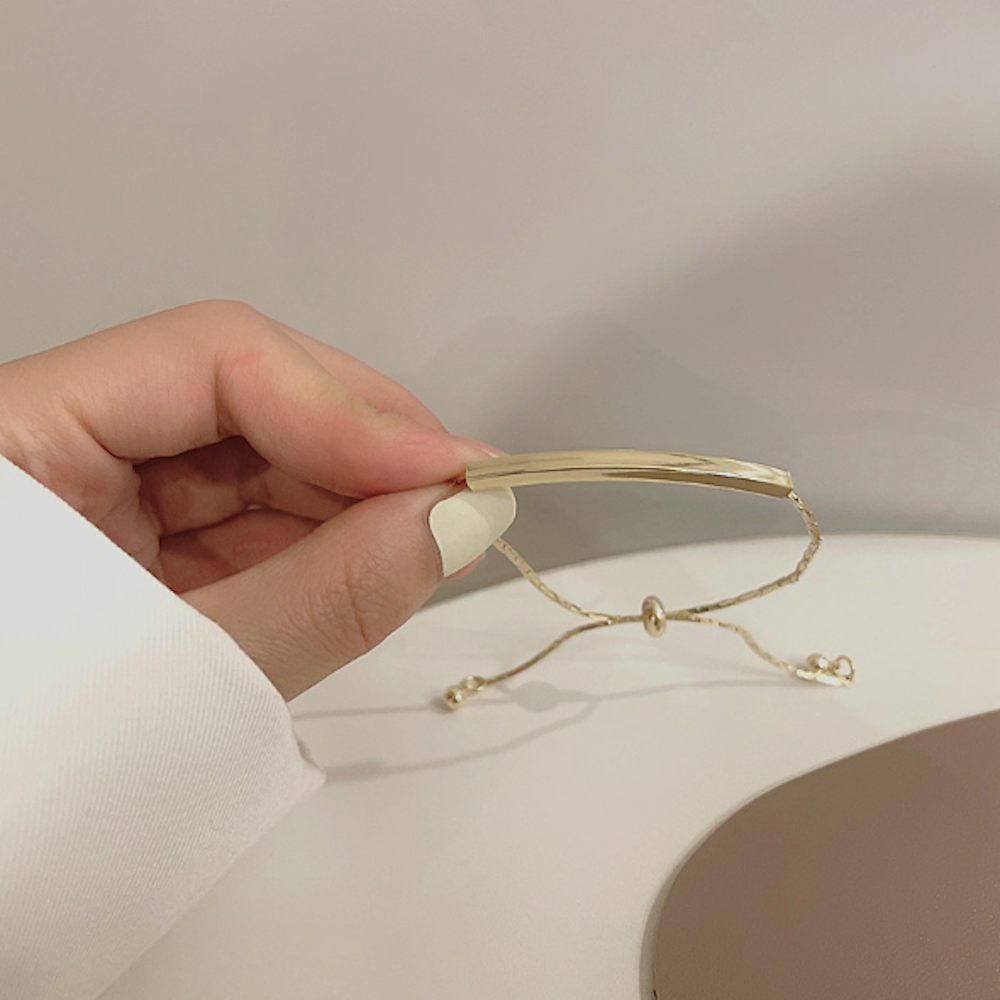 Bar-accented Women's Knot Bracelet