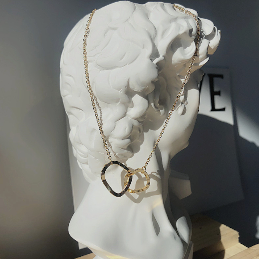 Asymmetrical Women's Linked Circle Pendant Necklace