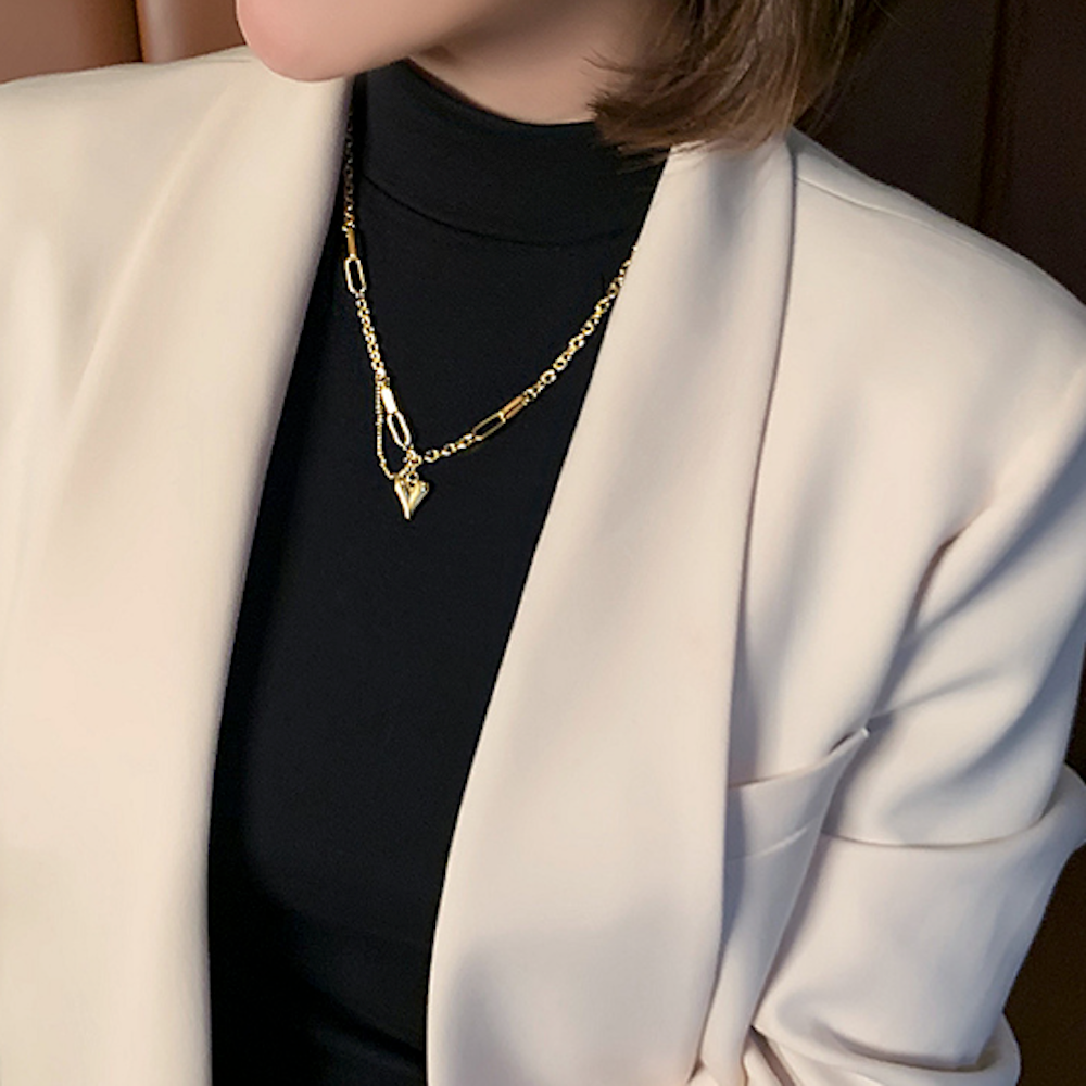 Link Necklace for Women with Heart-Shaped Pendant: Redefining Elegance and Style