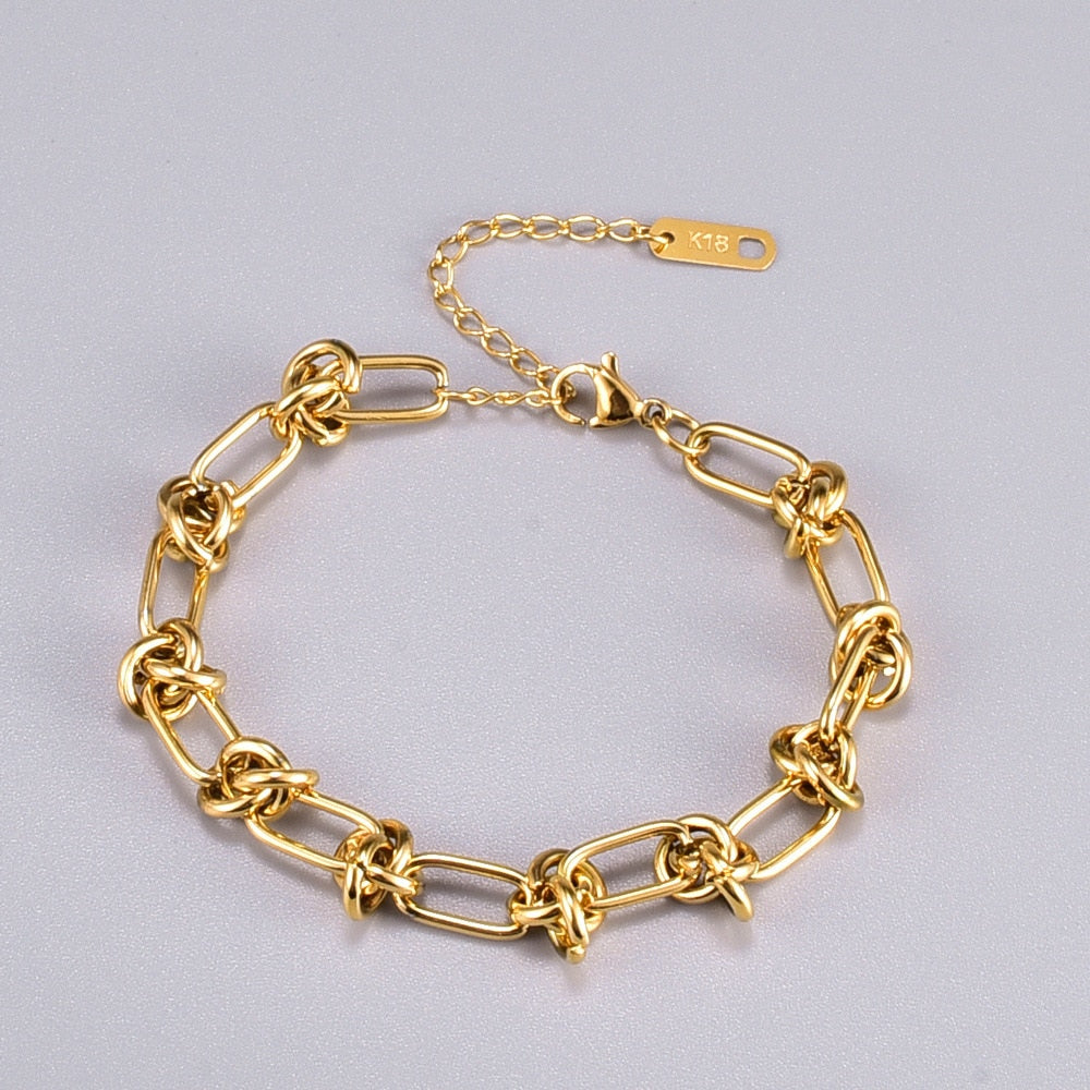 Knot-Embellished Chain Link Bracelet