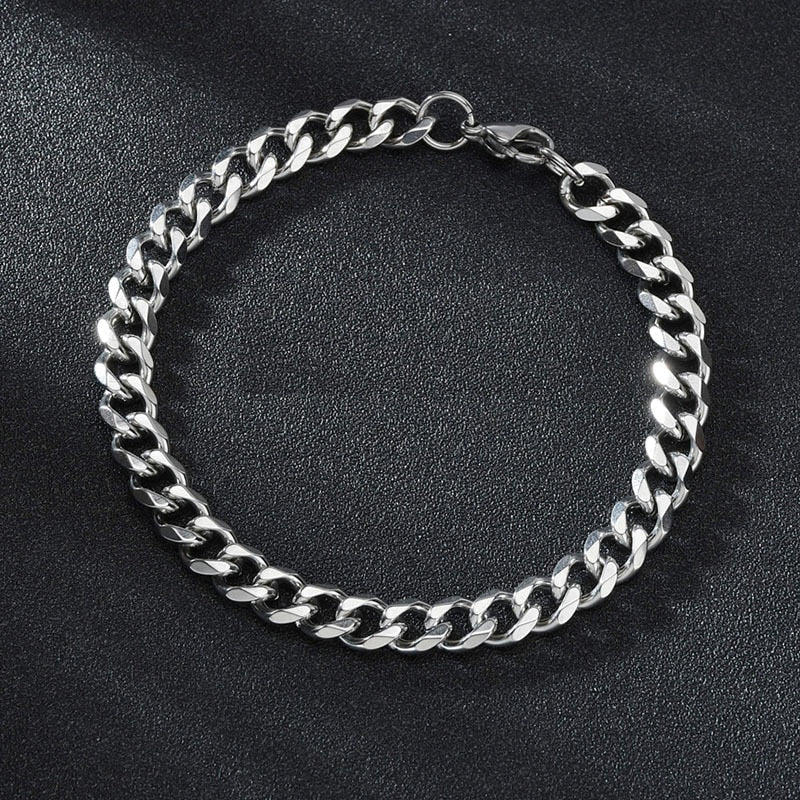 Plated Bracelet with a Timeless Chain Design