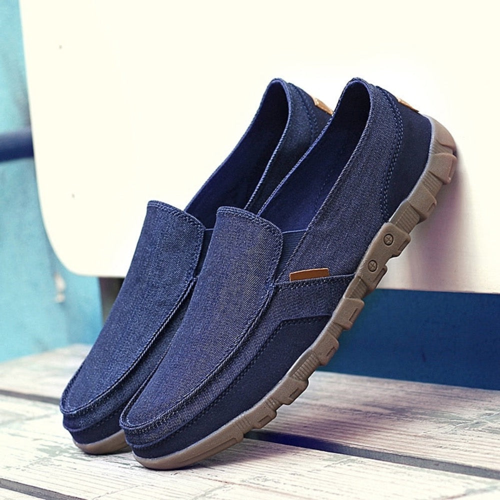 Daily Canvas Shoes for Men - A Casual and Stylish Choice for Everyday Wear