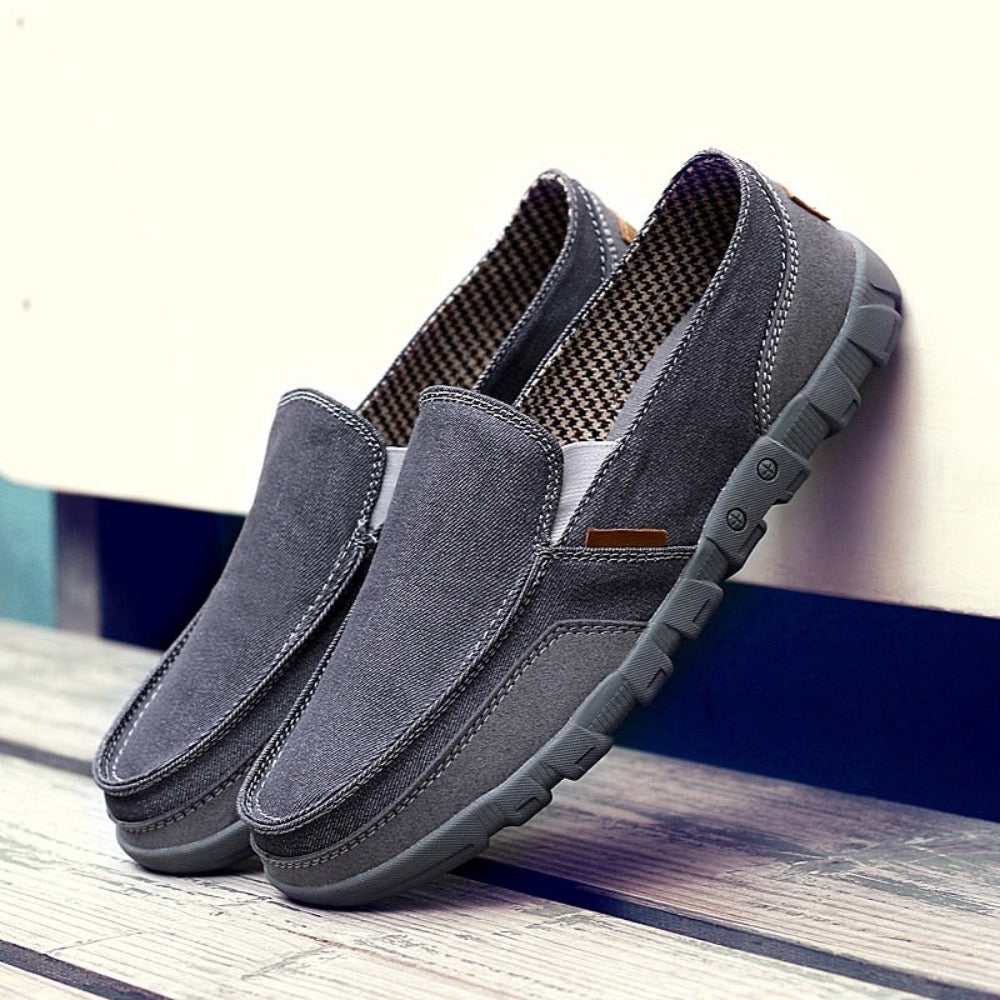 Daily Canvas Shoes for Men - A Casual and Stylish Choice for Everyday Wear