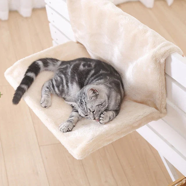 Portable Cat Hammock Bed - The Perfect Cozy Spot for Your Feline Companion on the Go