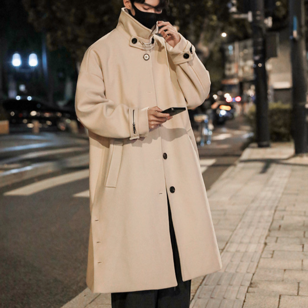 Long Men's Coat Featuring Buttoned Slits