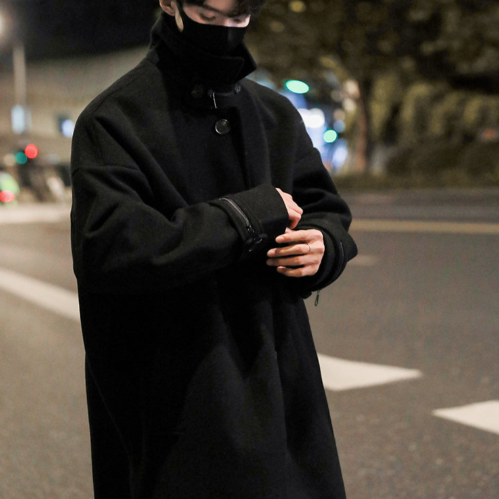 Long Men's Coat Featuring Buttoned Slits