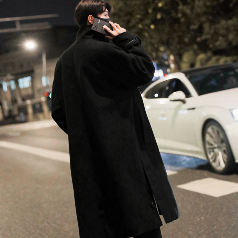 Long Men's Coat Featuring Buttoned Slits
