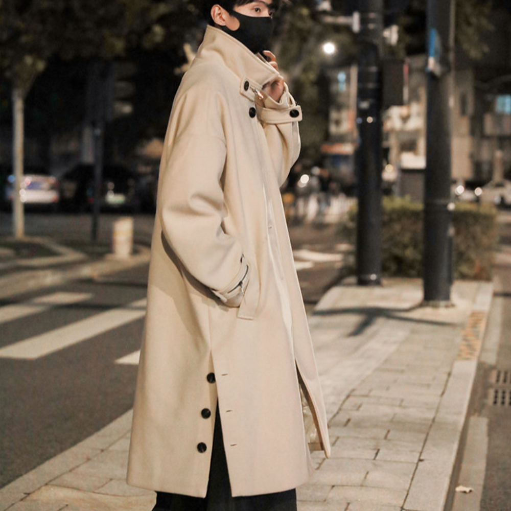 Long Men's Coat Featuring Buttoned Slits
