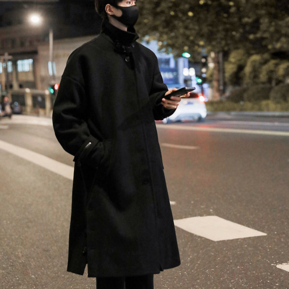 Long Men's Coat Featuring Buttoned Slits