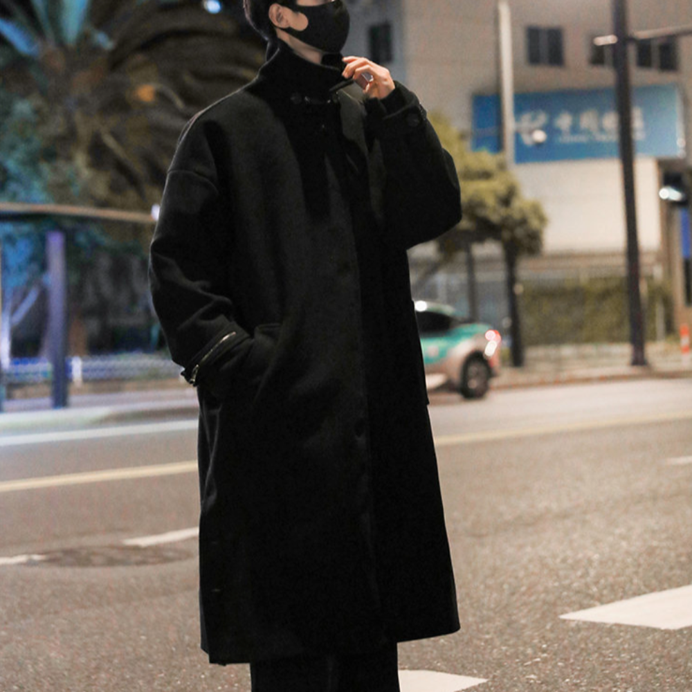 Long Men's Coat Featuring Buttoned Slits