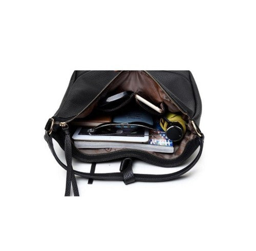 Everyday Shoulder Bag in Faux Leather - A Versatile and Stylish Choice