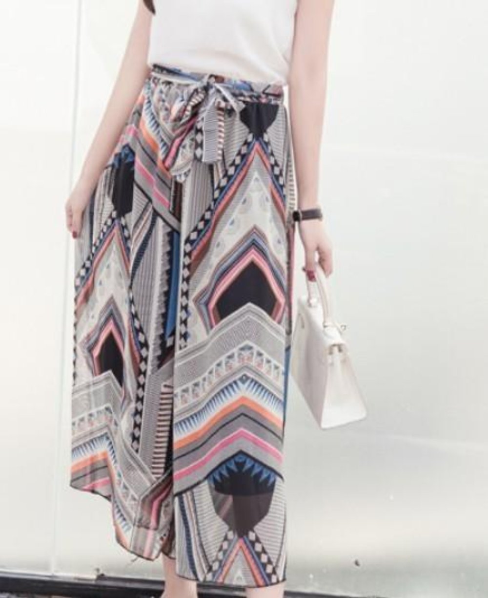 Flowing Patterned Wide-Leg Trousers