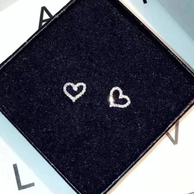Heart-shaped Sparkling Stud Earrings