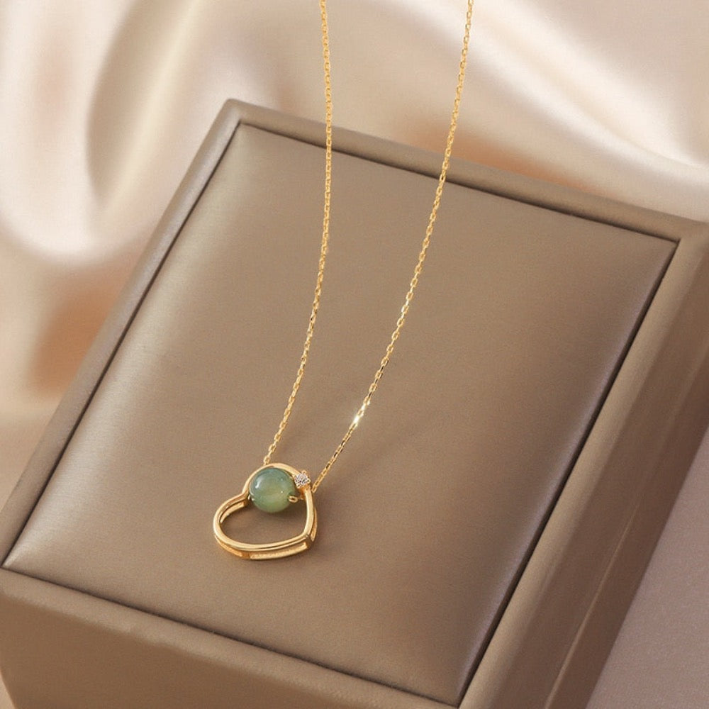 Heart of Gold: A Radiant Jade Necklace with a Touch of Elegance