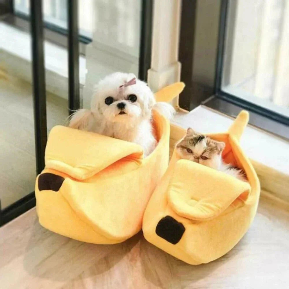 Pet Bed with a Banana Motif