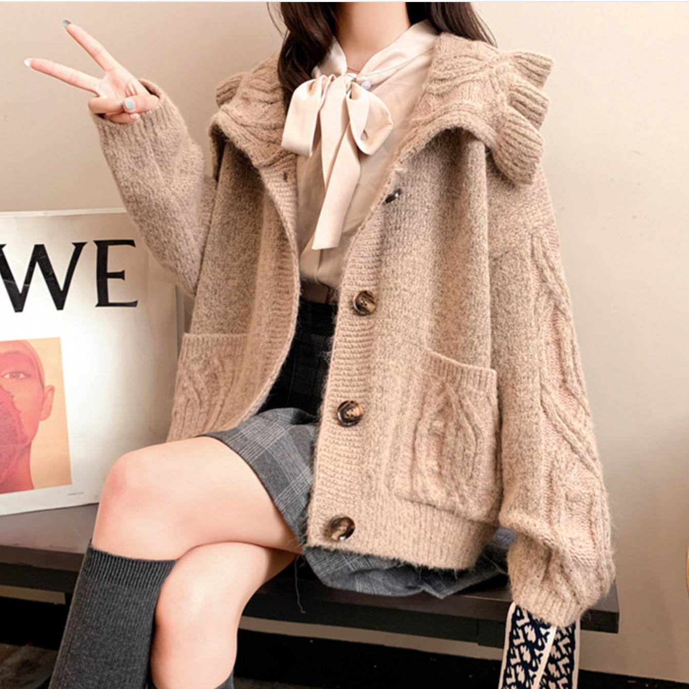 Ruffled Collar Ladies' Cardigan