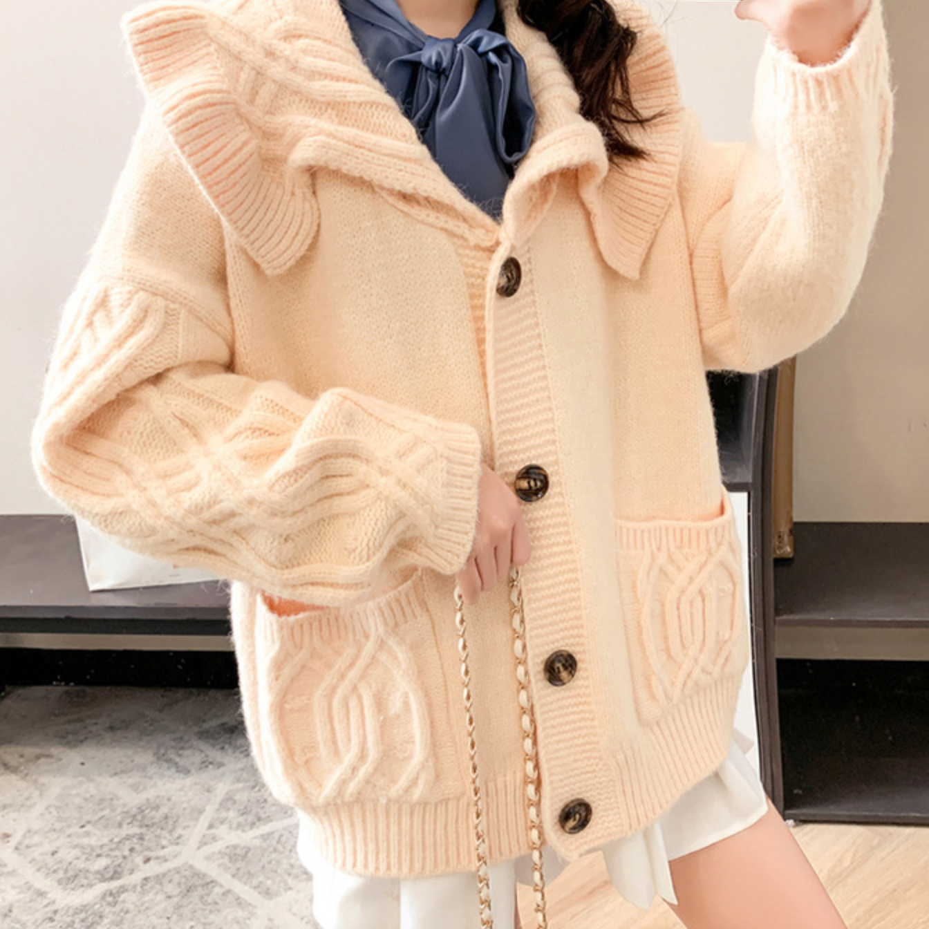 Ruffled Collar Ladies' Cardigan