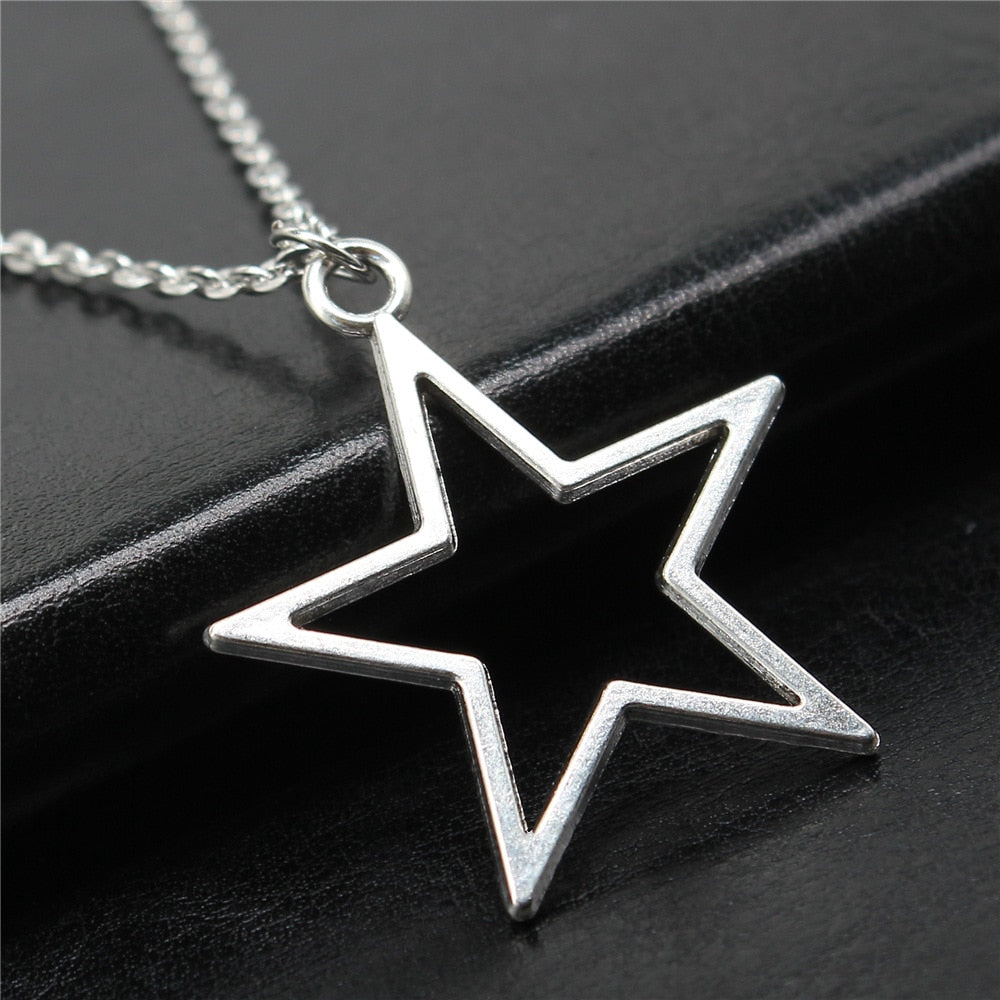 Star-Shaped Open Pendant Necklace