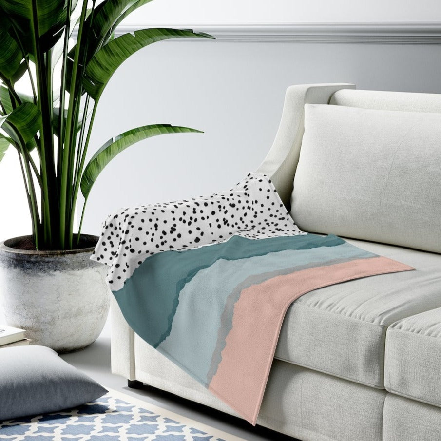 Plush Throw Blanket with Abstract Lines - Available in 3 Sizes